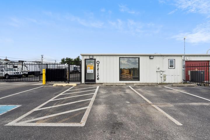 StorageMart Middle River Hero Image